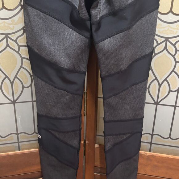 Alo Yoga High Waisted Level Up Leggings Size XXS - Picture 8 of 11